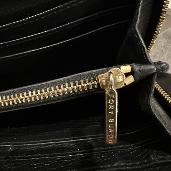 Tory Burch Black Leather Zipper Wallet with Tassel - Picture 4 of 6